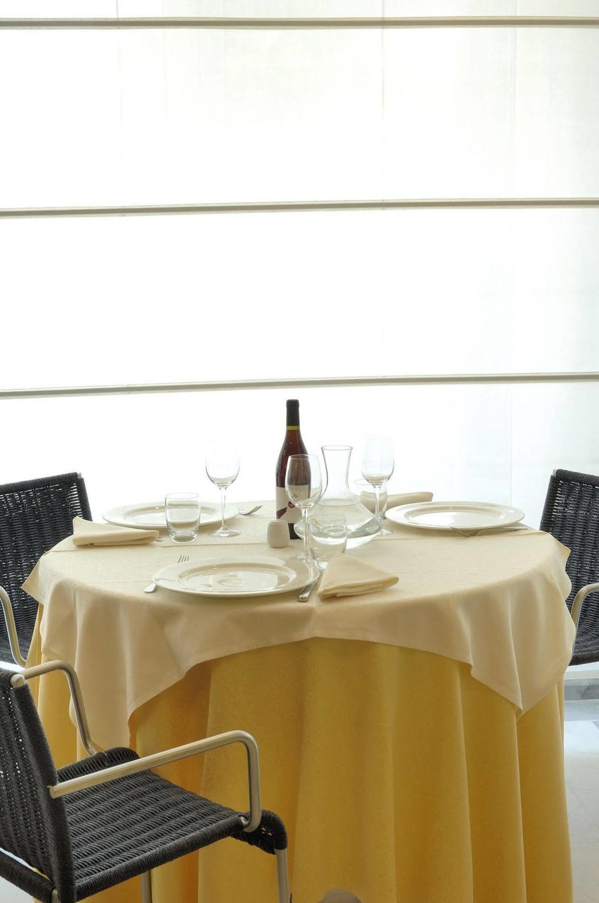 Hotel Le Roi Вараце Екстериор снимка